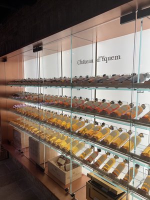 Hedonism Wines by null