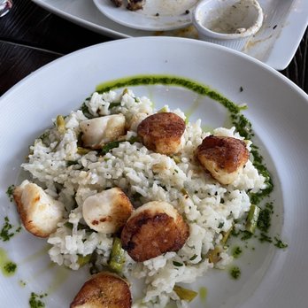 The Robinson Ale House - Pubs Near Me - Long Branch, New Jersey