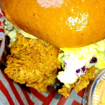 Byrd's Hot Chicken - Chicken sandwich - Chicken Shop Near Me - Algonquin, Illinois