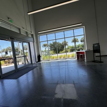 Tesla - Showroom - Car Dealers Near Me - Orlando, Florida