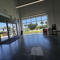 Tesla - Showroom