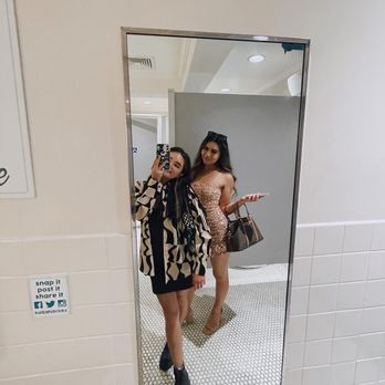 Kai Eats + Drinks - kai bathroom - Tacos Near Me - Kailua-Kona, Hawaii