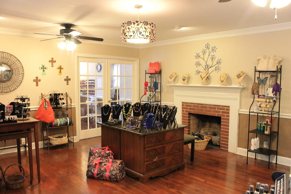 SASSY AND CHIC Updated July 2024 24 Photos 3930 Ridge Ave, Macon