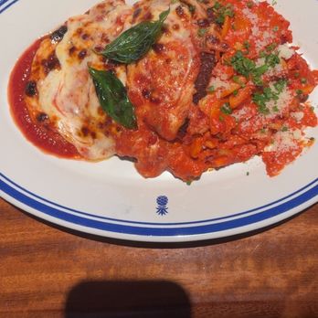 Hudson House - Chicken Parm
spicy fussili a la vodka, fresh mozzarella, fried basil, parmesan reggiano - Cocktail Bars Near Me - Houston, Texas Hudson House - Chicken Parm
spicy fussili a la vodka, fresh mozzarella, fried basil, parmesan reggiano - Cocktail Bars Near Me - Houston, Texas