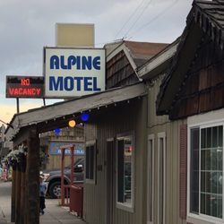 Alpine Motel - Small motel
