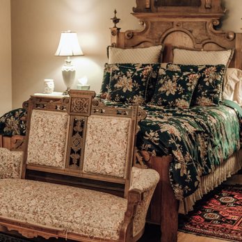 Fargo Mansion Inn - Hotels Near Me - Lake Mills, Wisconsin Fargo Mansion Inn - Hotels Near Me - Lake Mills, Wisconsin