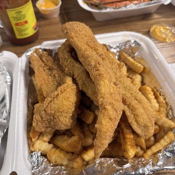Krustaceans Seafood - Fried fish plate - Seafood Near Me - Nashville, Tennessee