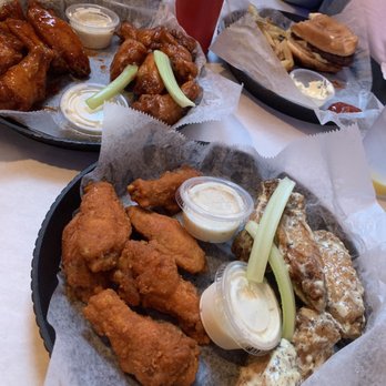 On The Clock Bar & Grill - Wings! - American Near Me - Milwaukee, Wisconsin On The Clock Bar & Grill - Wings! - American Near Me - Milwaukee, Wisconsin