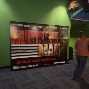 AMC TOWN SQUARE 18 - Updated December 2025 - 1099 Photos & 1067 Reviews
