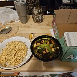 Crispy noodles with veggies + tofu