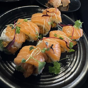 Zenpo Sushi - Truffle salmon roll - Sushi Bars Near Me - San Francisco, California Zenpo Sushi - Truffle salmon roll - Sushi Bars Near Me - San Francisco, California