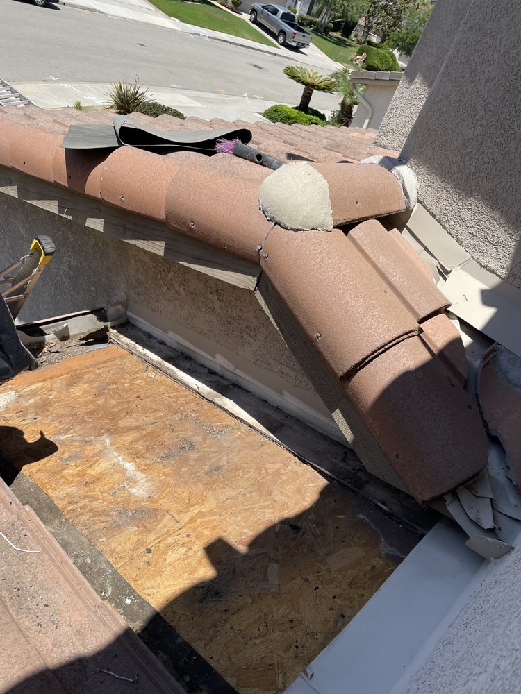 Slide of Alvarez Roofing