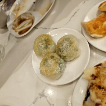 Moon Kee - D26 Pan Fried Pork & Shrimp Chives Dumplings- $7. Excellent version - Cantonese Near Me - New York, New York Moon Kee - D26 Pan Fried Pork & Shrimp Chives Dumplings- $7. Excellent version - Cantonese Near Me - New York, New York