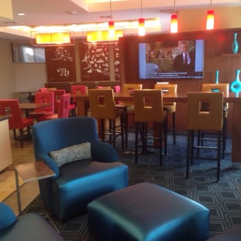 TownePlace Suites by Marriott Laredo - Hotel lobby & breakfast area - Hotels Near Me - Laredo, Texas TownePlace Suites by Marriott Laredo - Hotel lobby & breakfast area - Hotels Near Me - Laredo, Texas