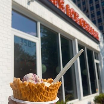 Jeni's Splendid Ice Creams - Brambleberry Crisp Gooey Butter Cake - Ice Cream & Frozen Yogurt Near Me - Atlanta, Georgia Jeni's Splendid Ice Creams - Brambleberry Crisp Gooey Butter Cake - Ice Cream & Frozen Yogurt Near Me - Atlanta, Georgia