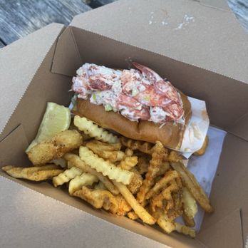 Beach House - Lobster Roll - Seafood Near Me - Hingham, Massachusetts