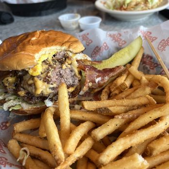Bubba's 33 - Sunshine Burger* - Pizza Near Me - Glen Burnie, Maryland