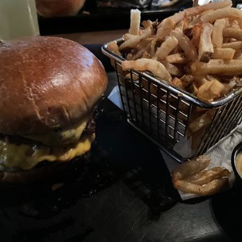 Little Bad Wolf - Wolf Burger - American Near Me - Chicago, Illinois