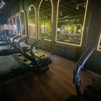 Pulse Fitness - Interval Training Gyms Near Me - Miami, Florida