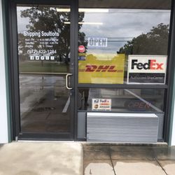 Shipping Solutions - Outside