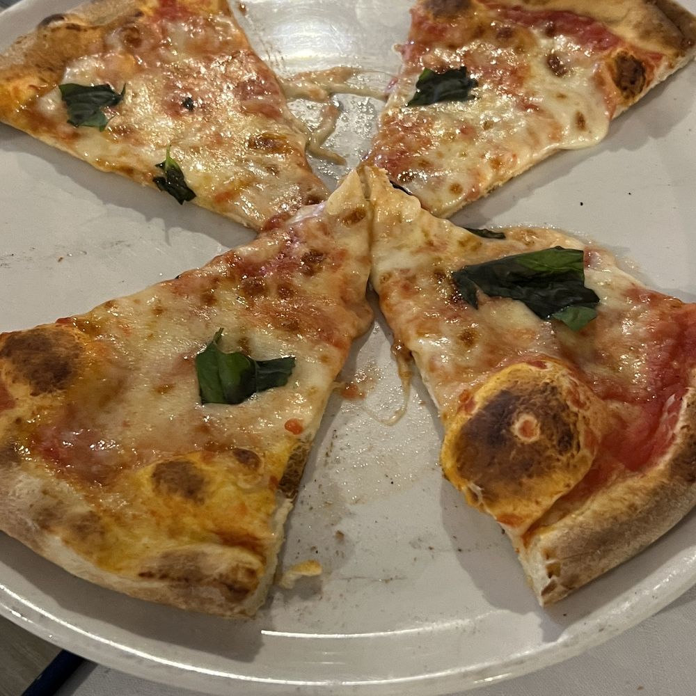 Ristorante La Strada - margarita pizza - Italian Near Me - Praiano, SA Ristorante La Strada - margarita pizza - Italian Near Me - Praiano, SA