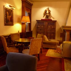 Parador de Santiago de Compostela - Prächtige Hotelhalle im Hostal dos Reis Católicos, dem Parador Nacional von Santiago de Compostela