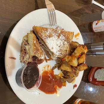 The Twins Restaurant - Monte Christo special - American Near Me - Cotati, California