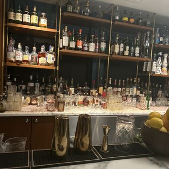 Bernard's - Bar area - Cocktail Bars Near Me - Chicago, Illinois