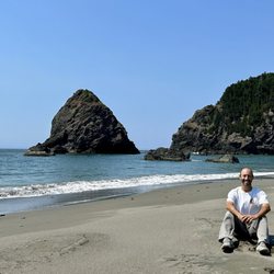 Samuel H Boardman State Scenic Corridor - Whalehead Viewpoint has a trail that leads down to the beach.