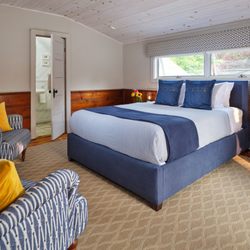 Abbey's Lantern Hill Inn - You'll feel like your in a treehouse in the loft guest suite with it's views above the property.