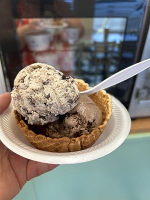 Scoops Creamery