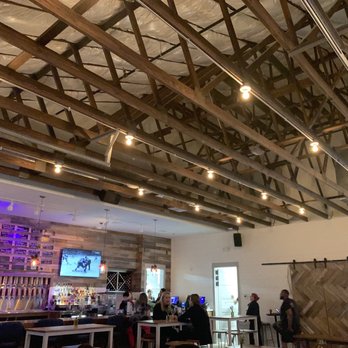 Bungalow Heights - Bars Near Me - Houston, Texas