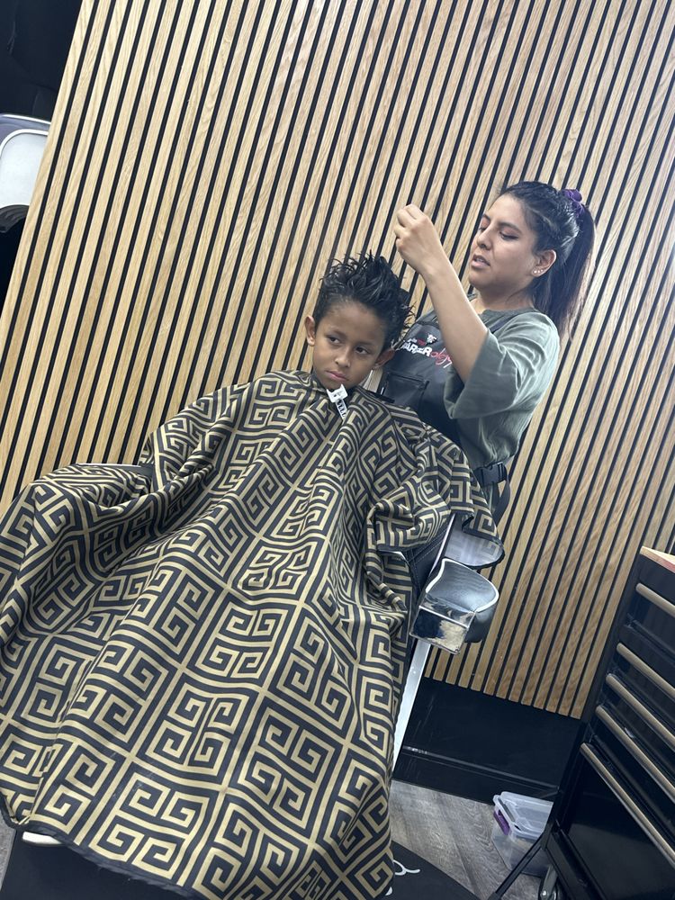 URBAN CUTS Updated August 2024 15 Photos & 14 Reviews 21117 1/2