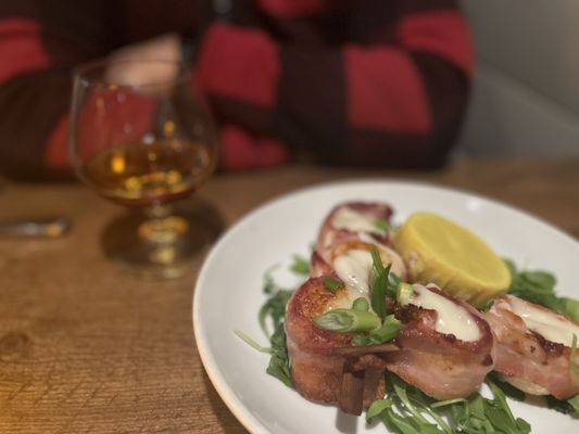 West Village Tavern by null