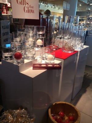 Crate & Barrel by null