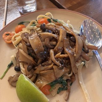 Norah - Coconut Mushroom Fettuccine - Vegan Near Me - Portland, Oregon