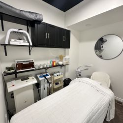 Pine Barbershop & Beauty Lounge