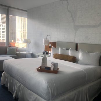 Kinzie Hotel - King size bed! - Hotels Near Me - Chicago, Illinois