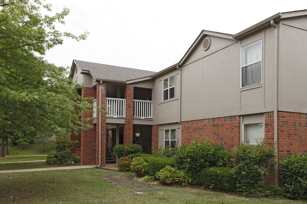 MARKHAM HILL APARTMENTS 17 Photos 2164 W. Stone, Fayetteville