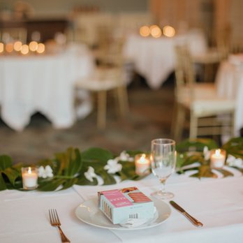 Modern Elopement - Wedding Planning Near Me - Honolulu, Hawaii Modern Elopement - Wedding Planning Near Me - Honolulu, Hawaii