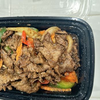 Chef Burma - Black pepper beef, mild - Burmese Near Me - Sacramento, California Chef Burma - Black pepper beef, mild - Burmese Near Me - Sacramento, California