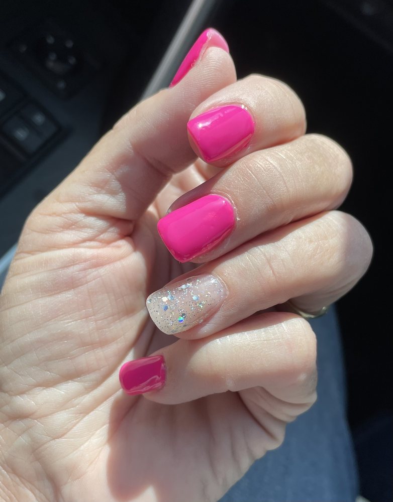 SALON HOLLYWOOD Updated September 2024 14 Reviews 7911 Mall Rd