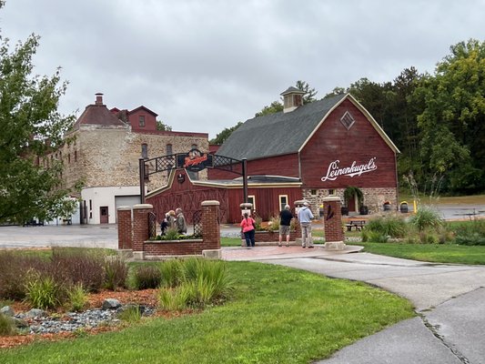 Leinie Lodge by null