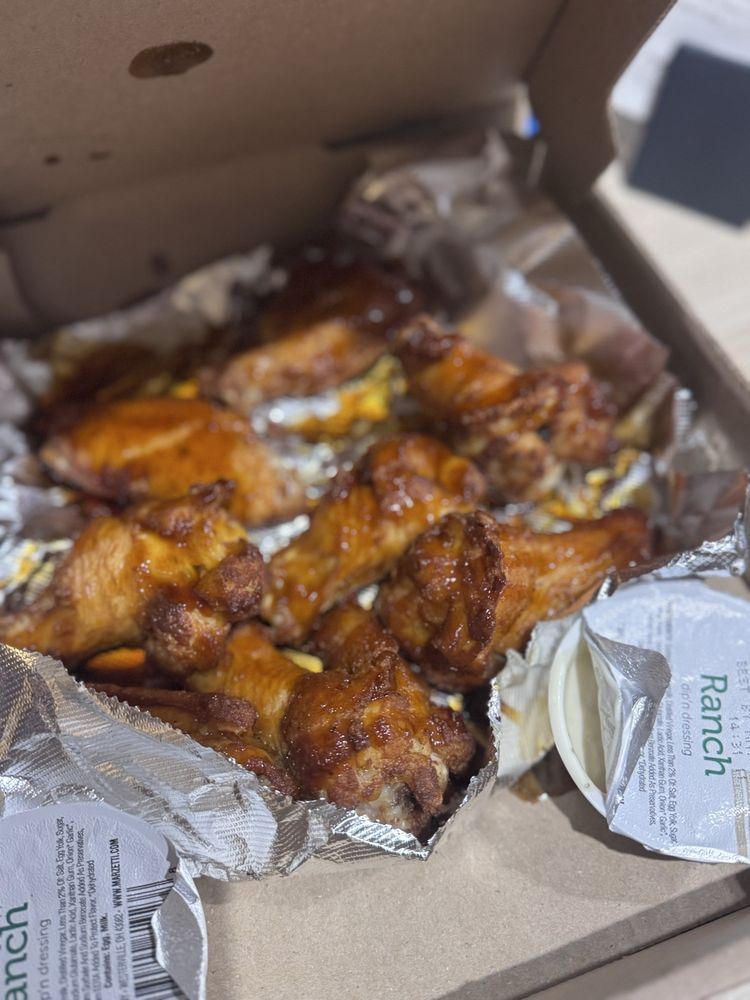 Food from Avalanche Pizza