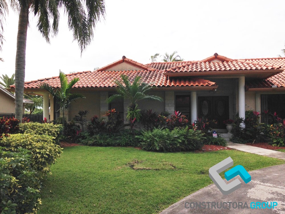 Slide of Constructora Group