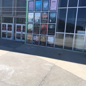 AMC Perry Crossing 18 - Cinema Near Me - Plainfield, Indiana