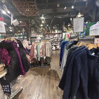 Cracker Barrel Old Country Store - American Near Me - Valrico, Florida