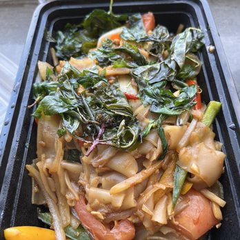 Bahn Thai - drunken noodles (pad kee mao) medium spice - Thai Near Me - San Diego, California Bahn Thai - drunken noodles (pad kee mao) medium spice - Thai Near Me - San Diego, California