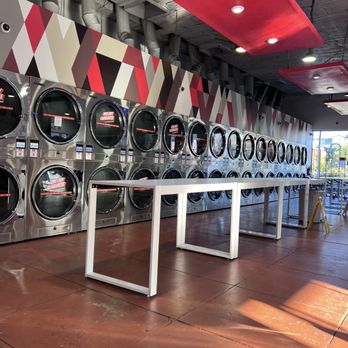 Speed Queen Laundry - Laundromat Near Me - Long Beach, California