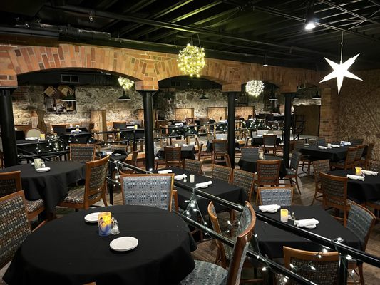 The Earle Restaurant by null